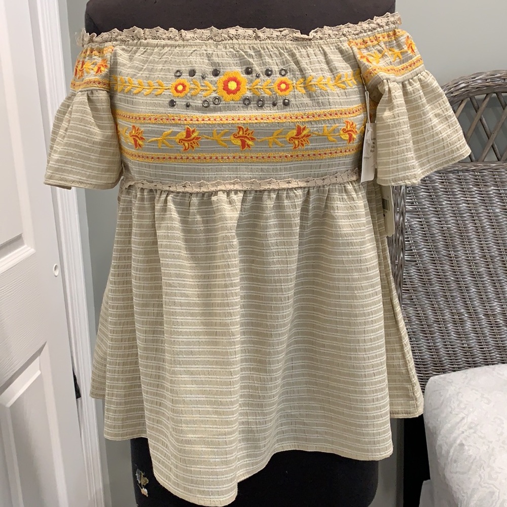 Altar’d State NWT Lightweight  summer top.